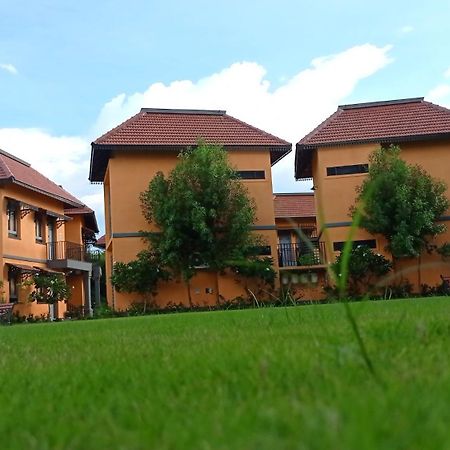 Hibis By Sparsa Vellore Bagian luar foto