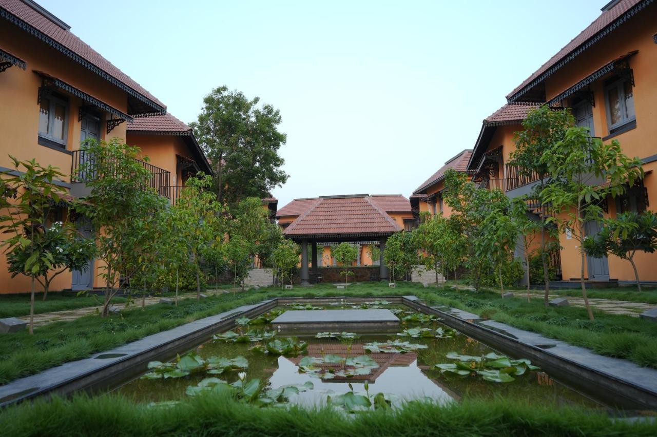 Hibis By Sparsa Vellore Bagian luar foto