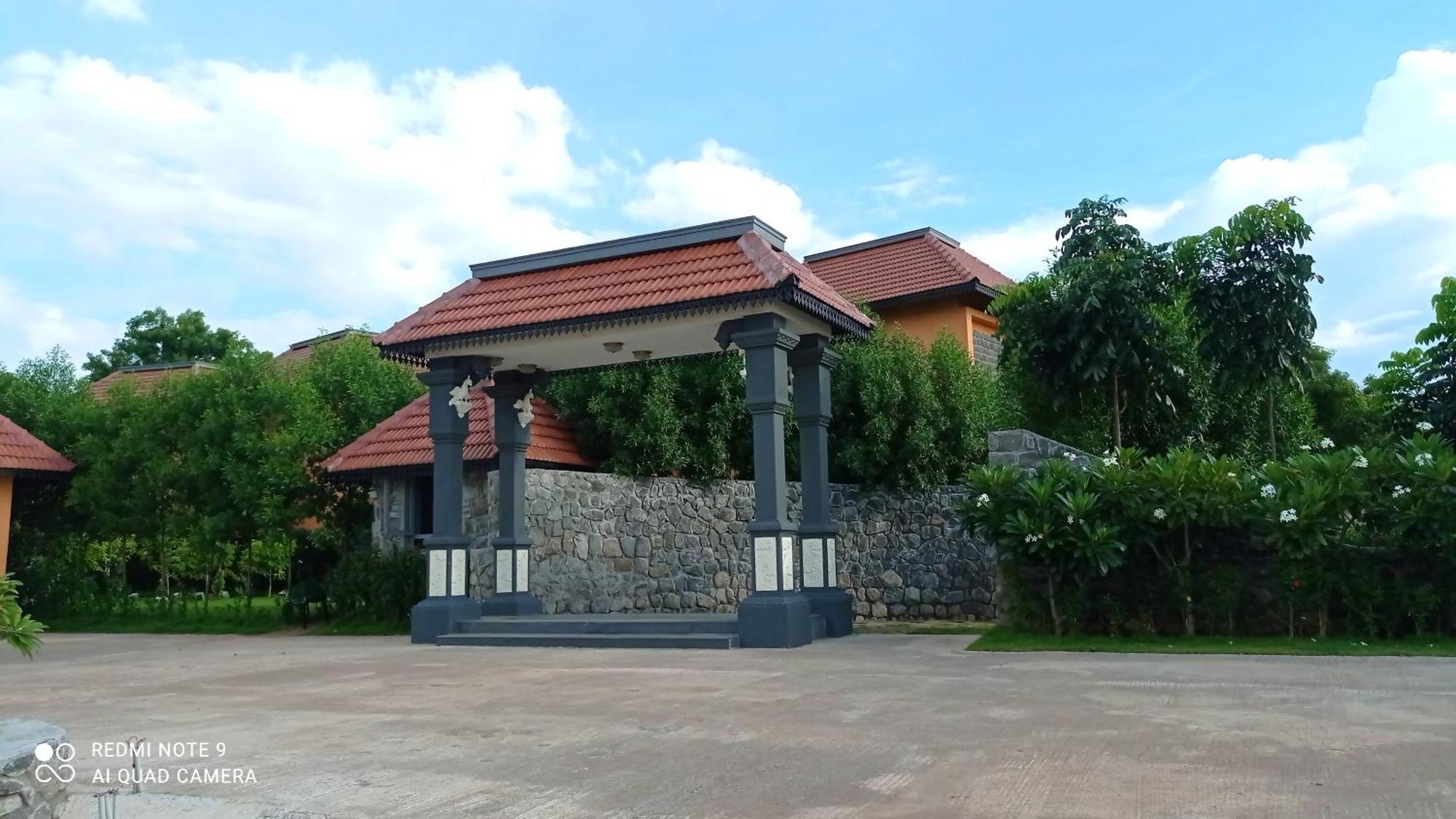 Hibis By Sparsa Vellore Bagian luar foto