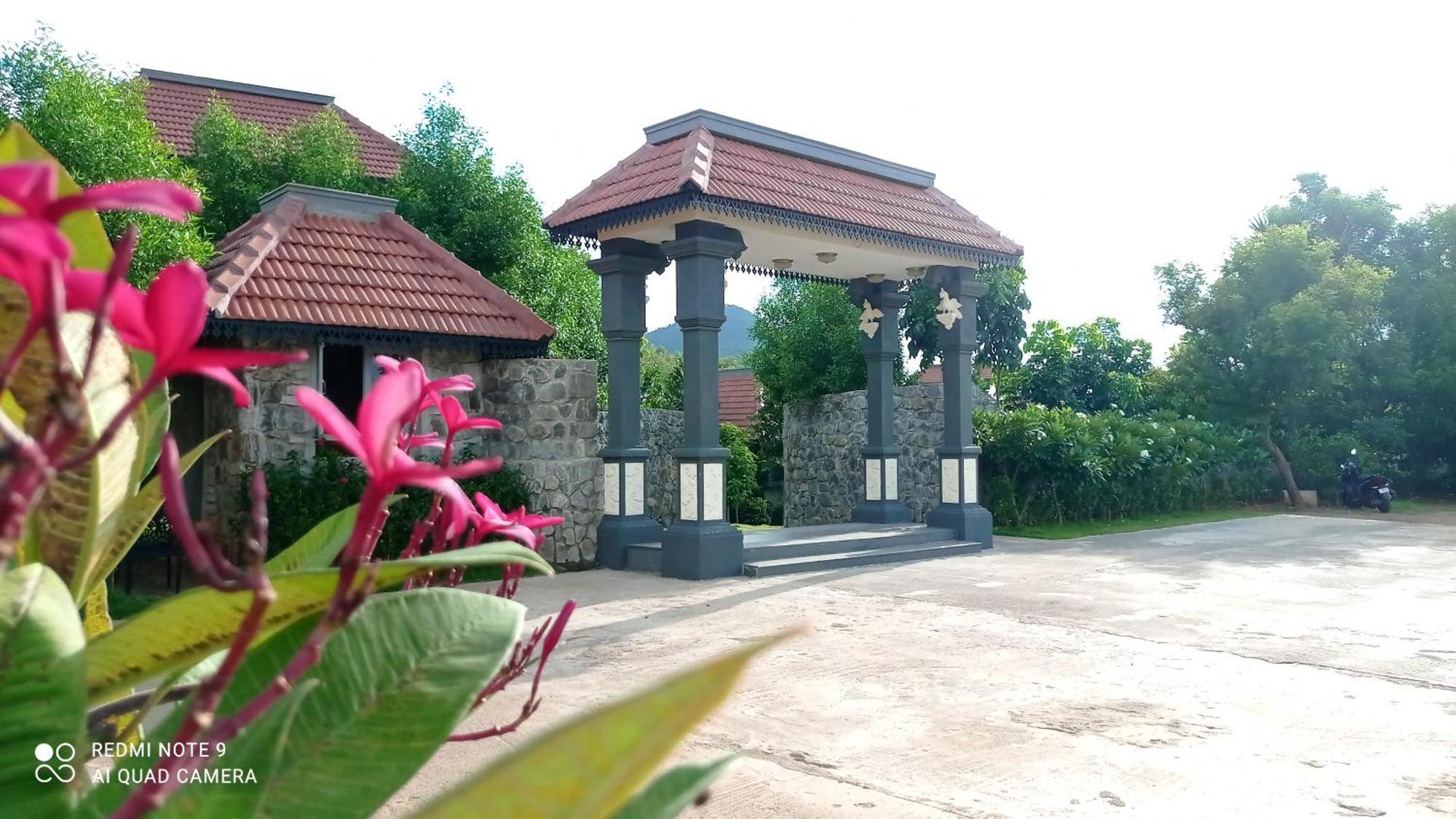 Hibis By Sparsa Vellore Bagian luar foto
