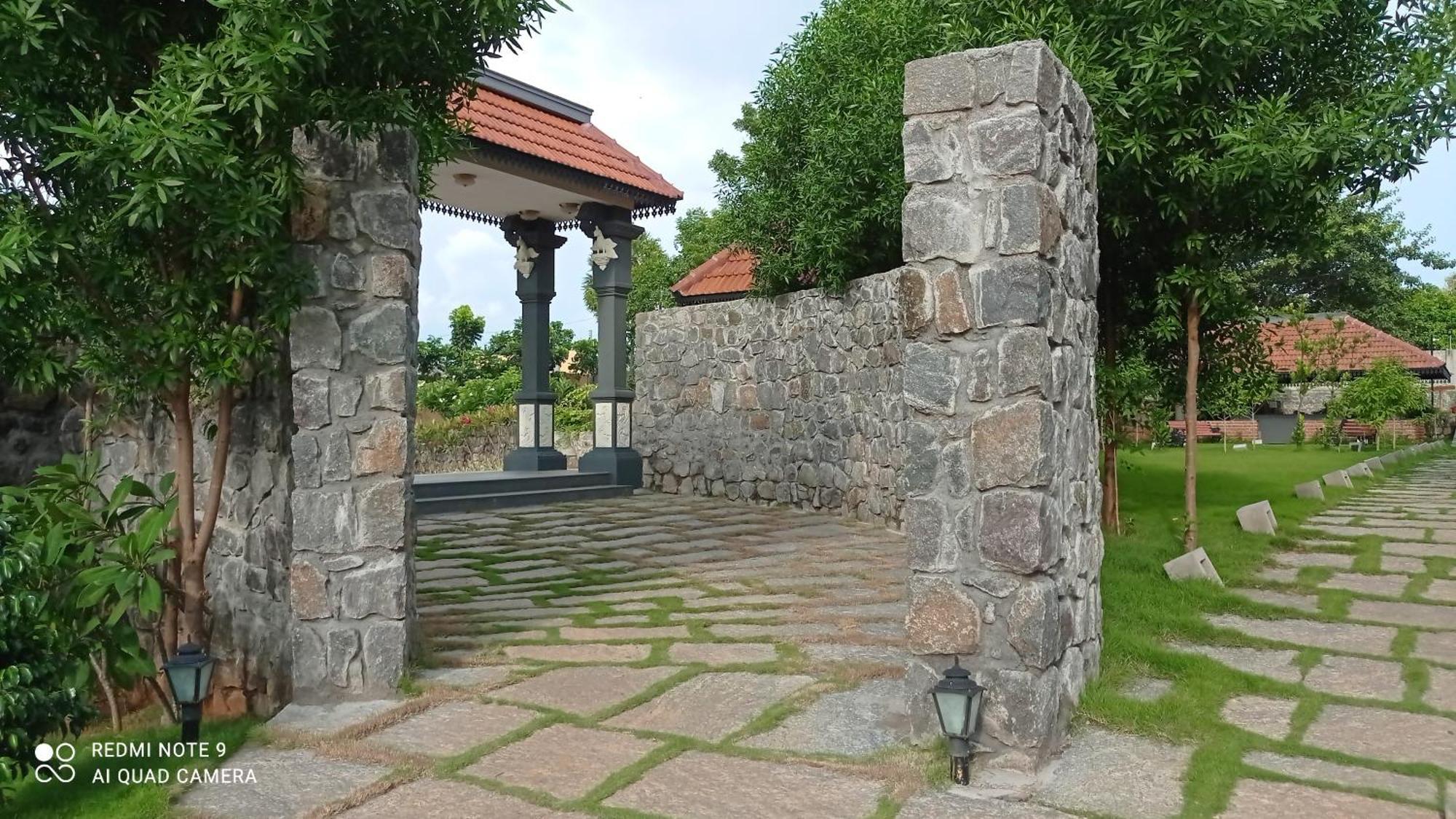 Hibis By Sparsa Vellore Bagian luar foto