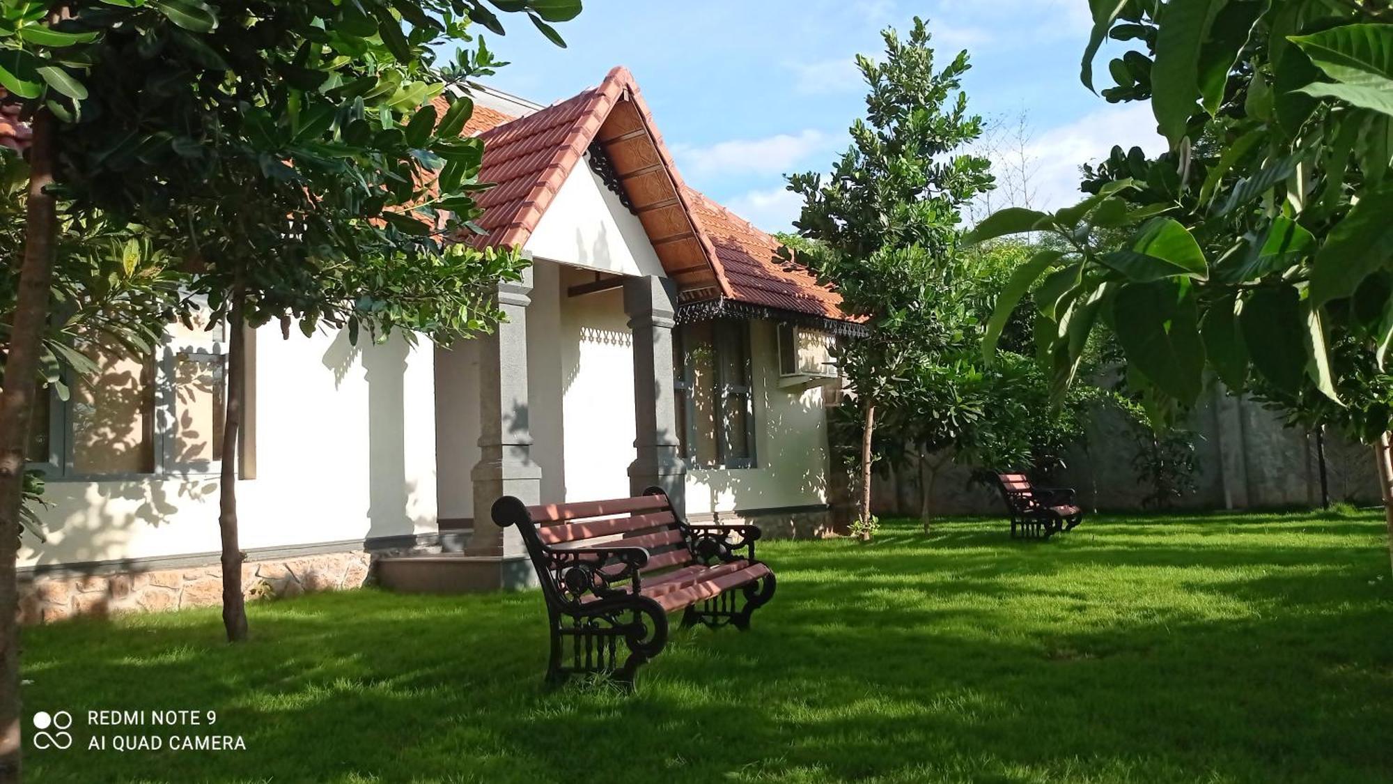Hibis By Sparsa Vellore Bagian luar foto