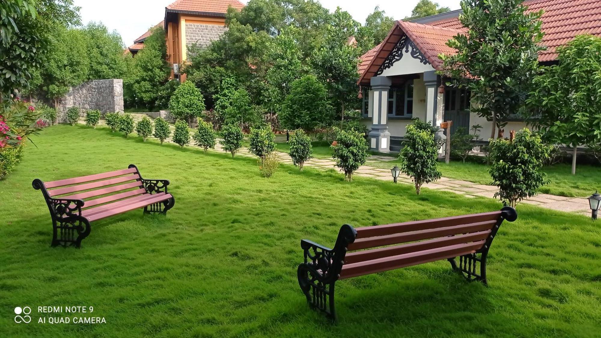 Hibis By Sparsa Vellore Bagian luar foto