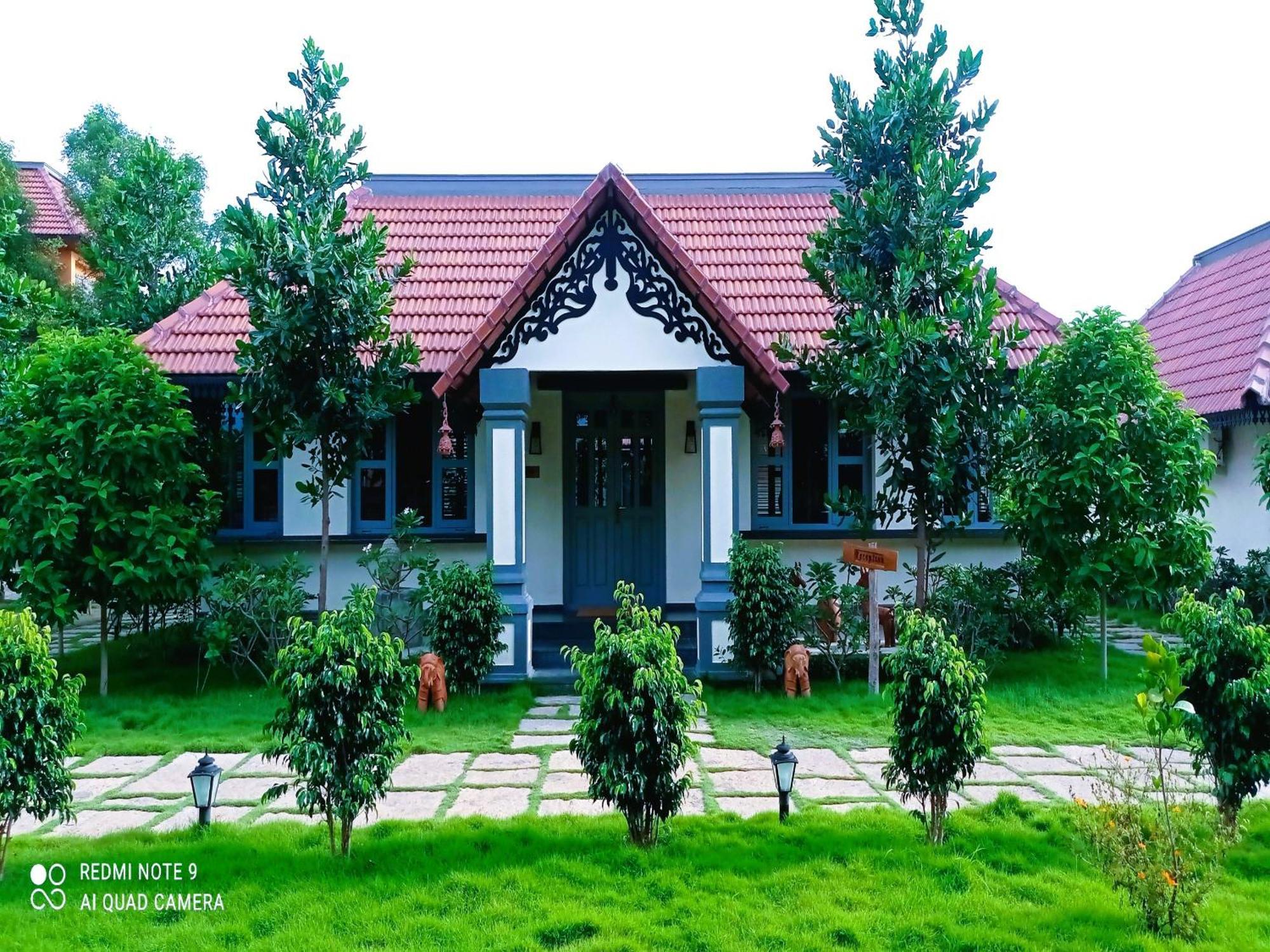 Hibis By Sparsa Vellore Bagian luar foto
